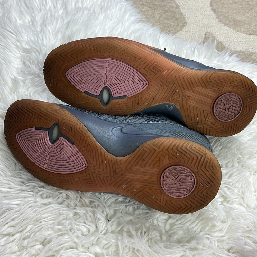 Nike Kyrie Flytrap 2 Cool Grey Sneakers - Picture 6 of 7